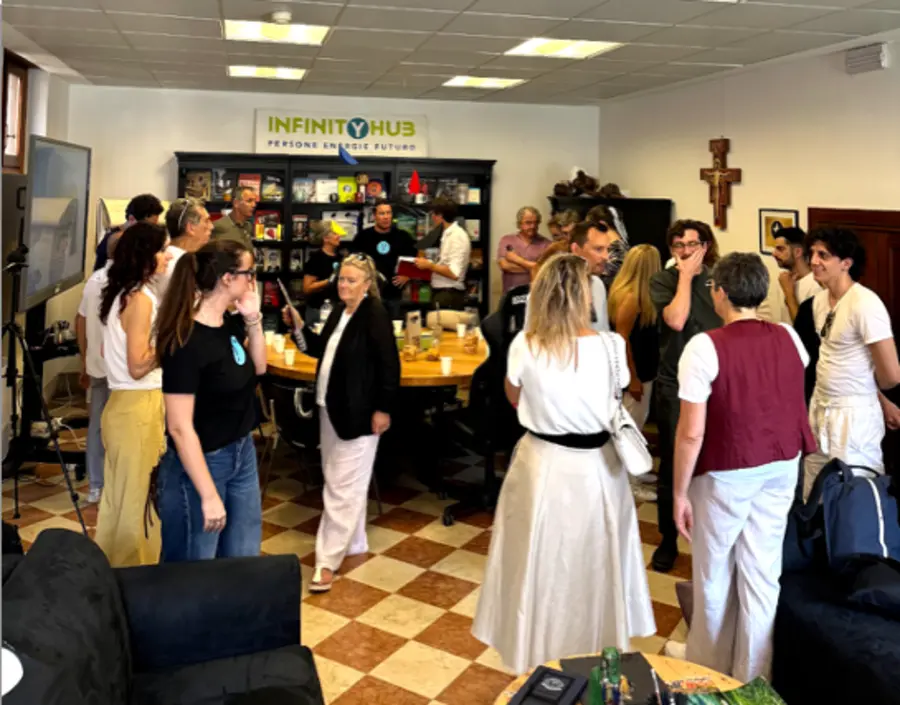 Un incontro nella sede Infinityhub